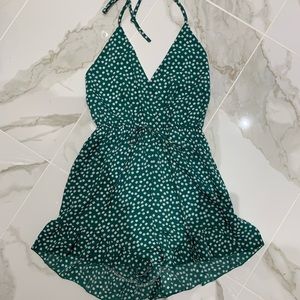Green & white mini flowered romper!! Size S!